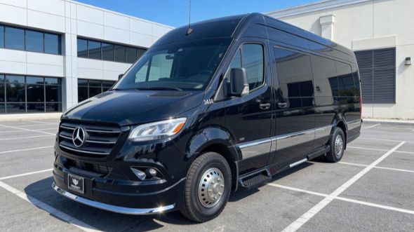 10 passenger sprinter van lincoln