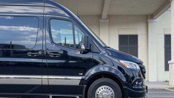 12 passenger sprinter van lincoln