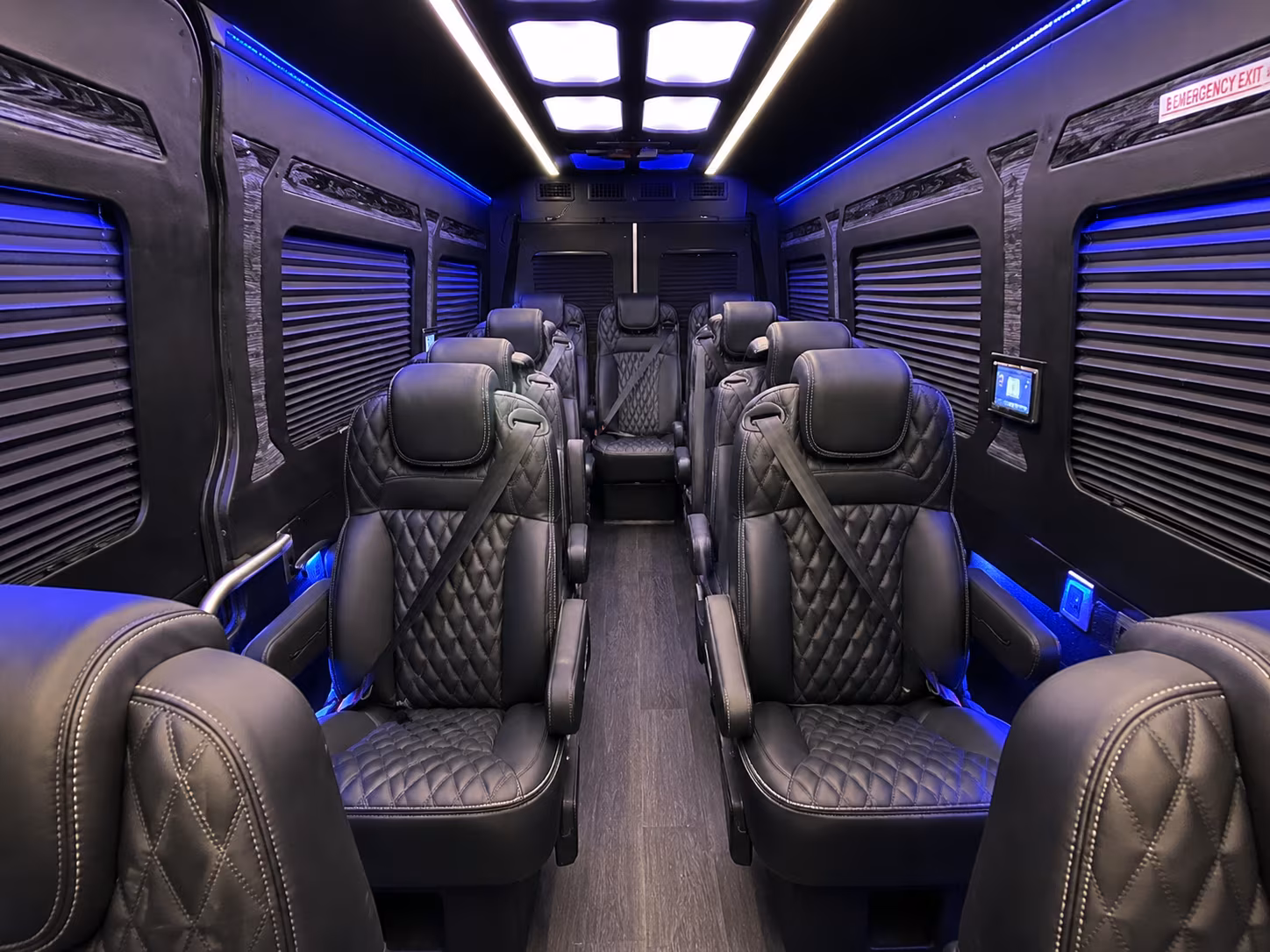 find the perfect transportation for your next airport transfer 3