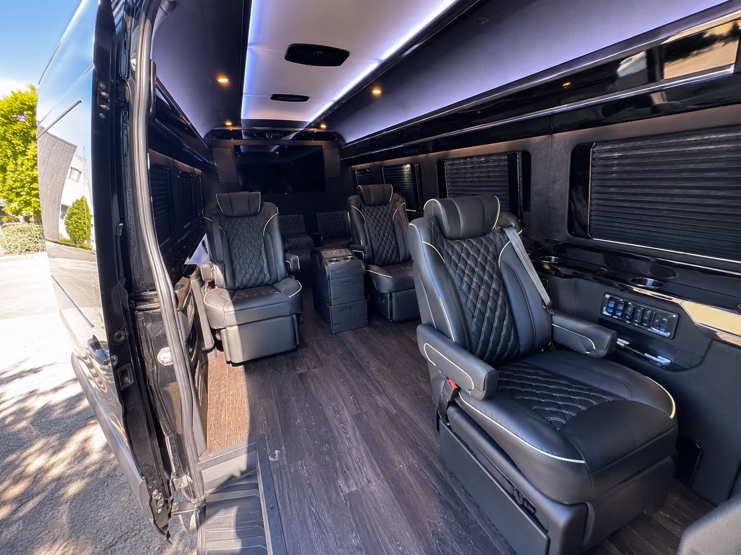 lincoln 18 passenger sprinter van inside
