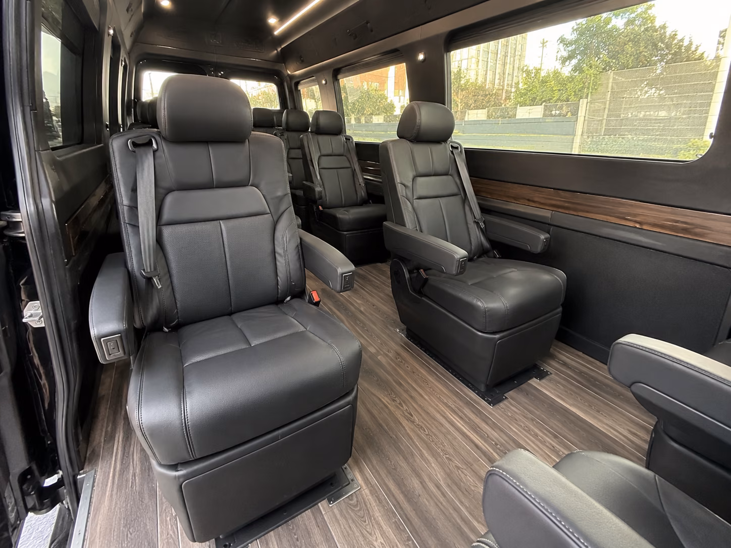 lincoln 8 passenger sprinter van interior