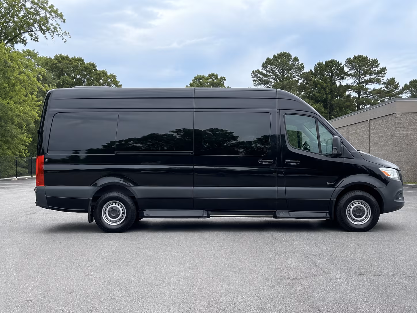 why rent using lincolnsprintervanrental com